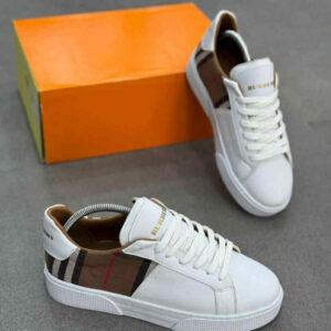 Маратонки BURBERRY Бяло