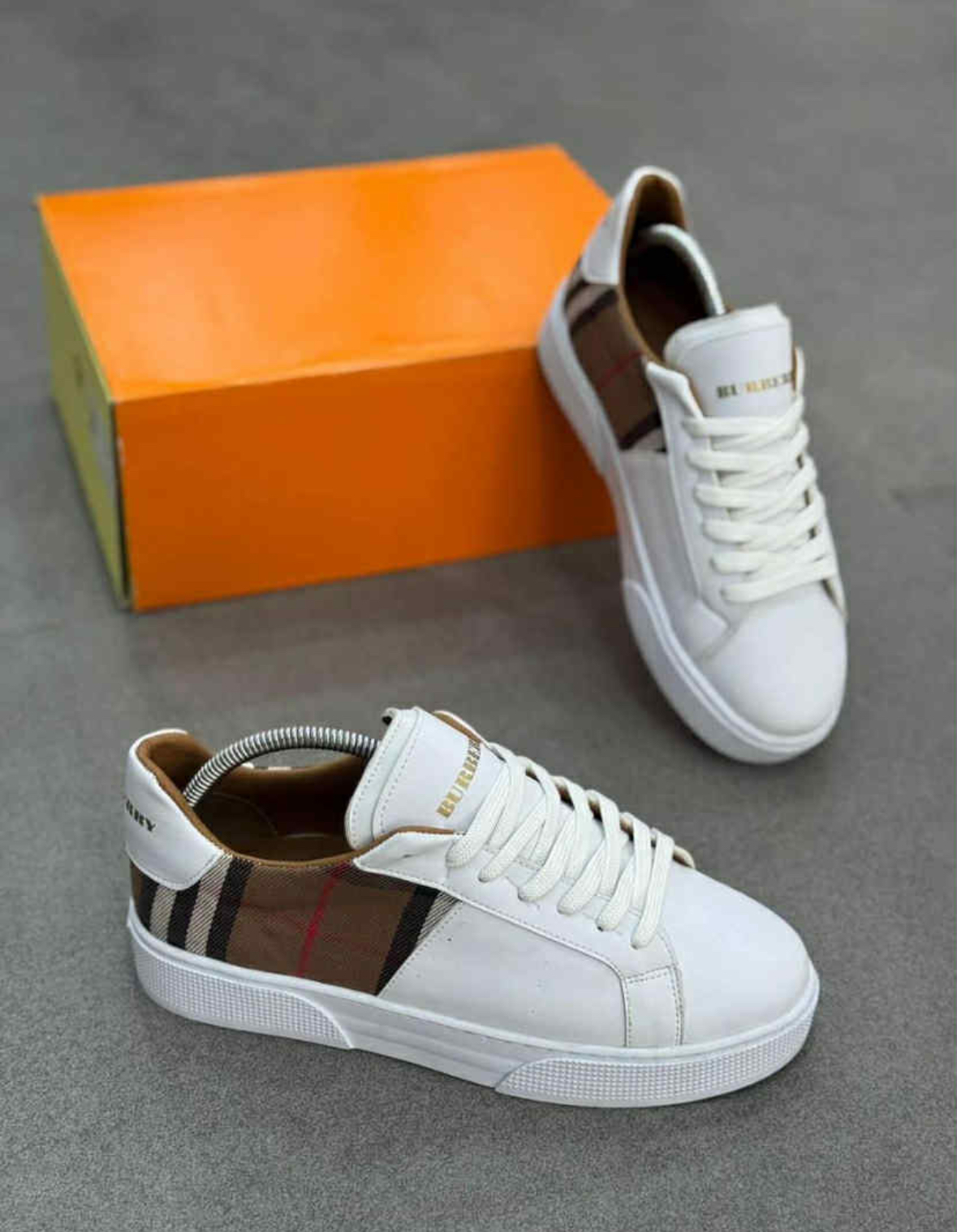 Маратонки BURBERRY Бяло