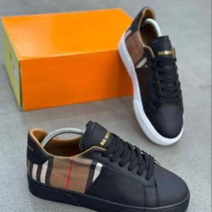 Маратонки BURBERRY Черно